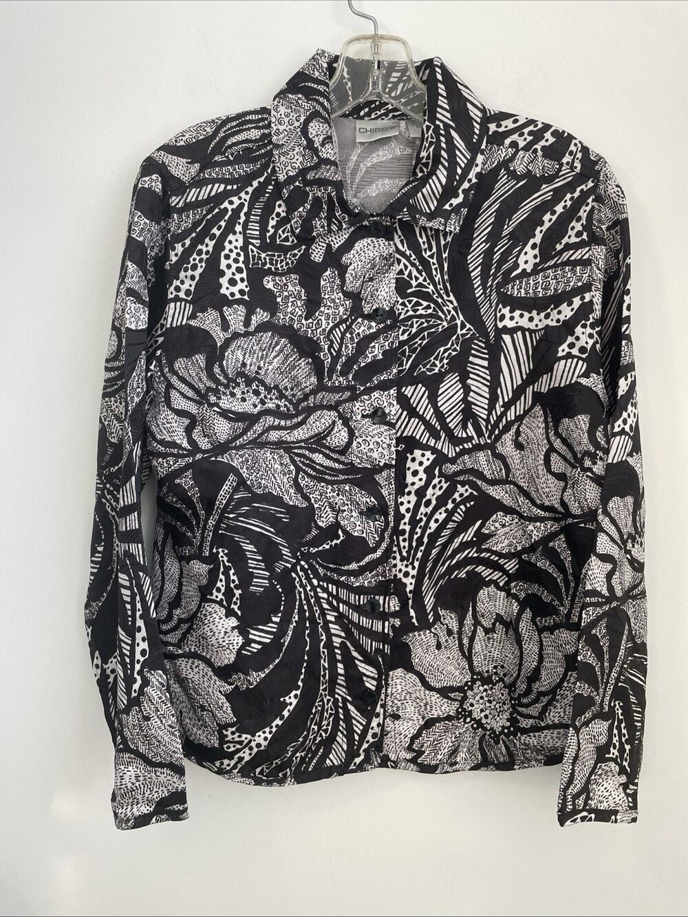 Chicos Womens MEDIUM (1) Button Up Blouse Shirt Top Black White Long Sleeve P23
